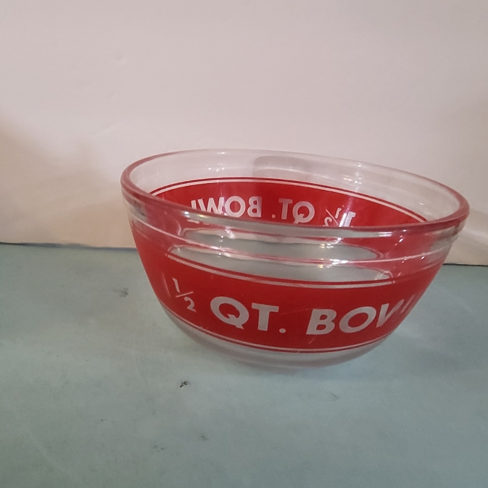 Cuntage Anchor Hocking Red Band Glass Mixing Bowl. #822